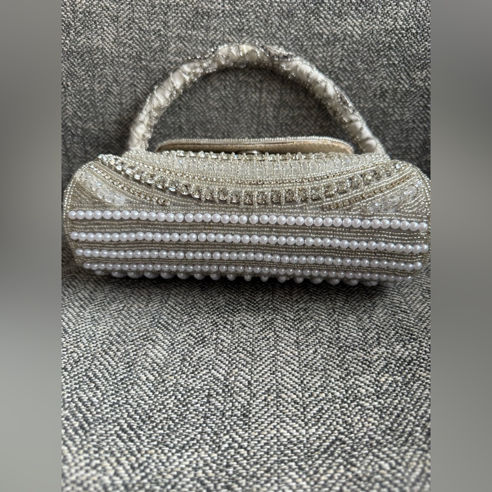 Handmade Silver Pearls and Beaded Party Clutch Bag- Brand New - Picture 5 of 7
